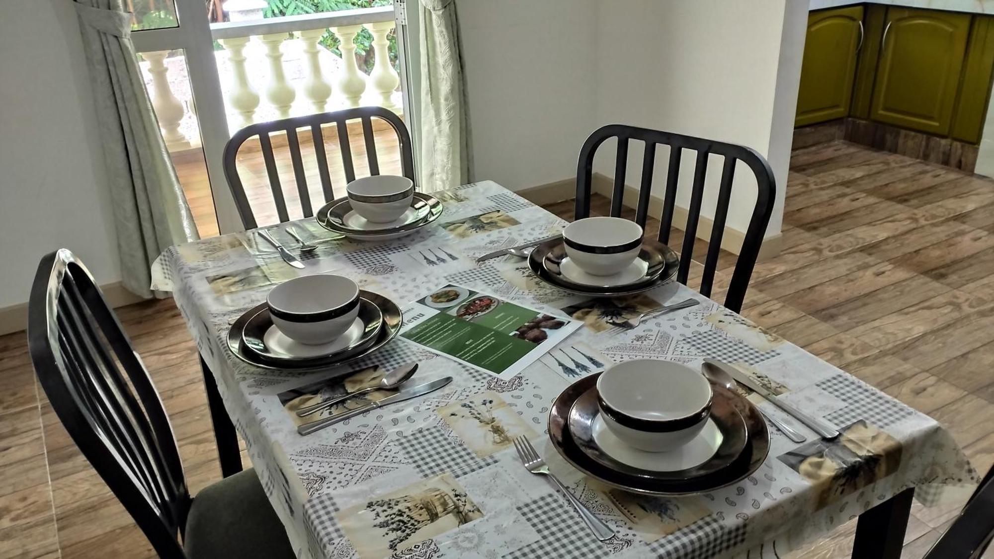 Dovass Self Catering Apartments 타카마카 외부 사진
