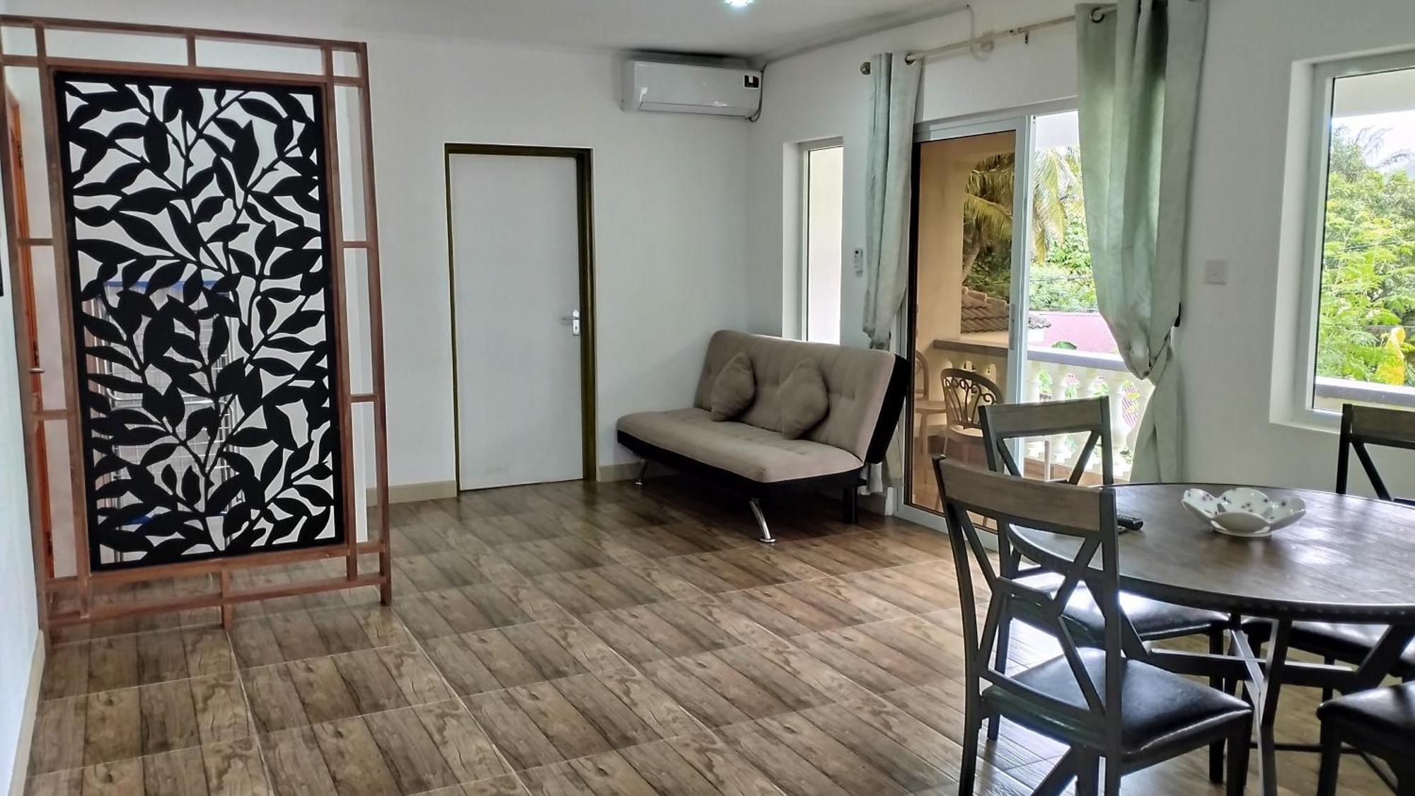 Dovass Self Catering Apartments 타카마카 객실 사진