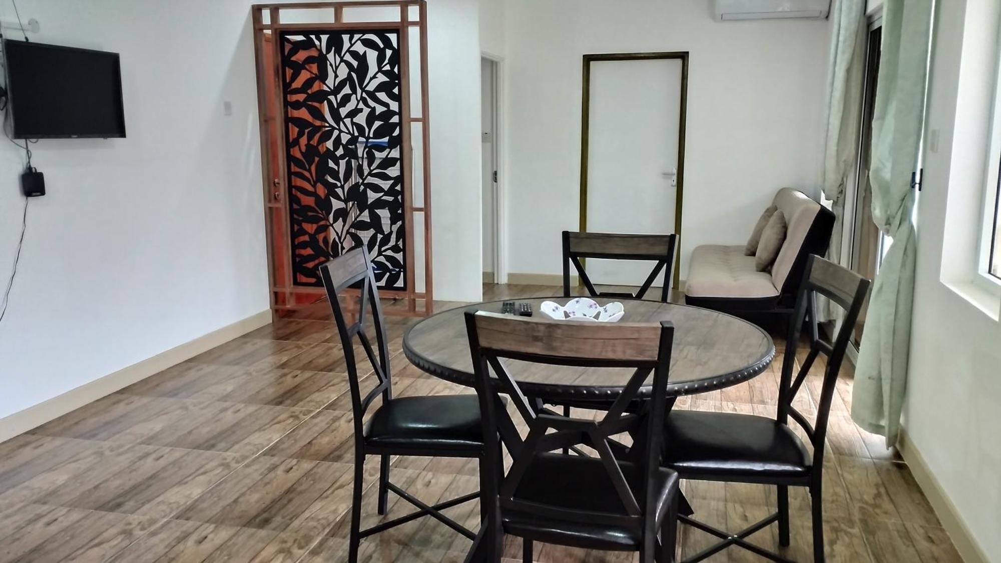 Dovass Self Catering Apartments 타카마카 객실 사진